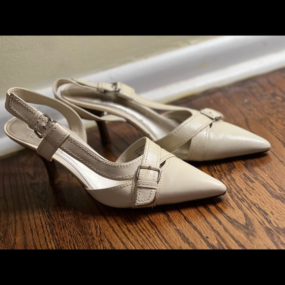 White leather heels by Connie size 10 - Picture 4 of 4